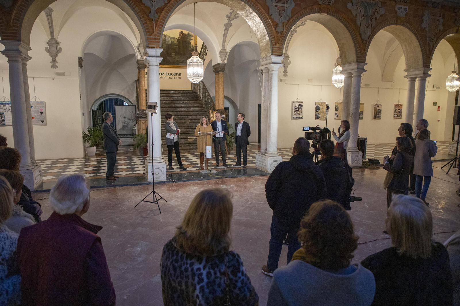 La inauguración de la exposición antológica del pintor Tomás Muñoz Lucena, en imágenes