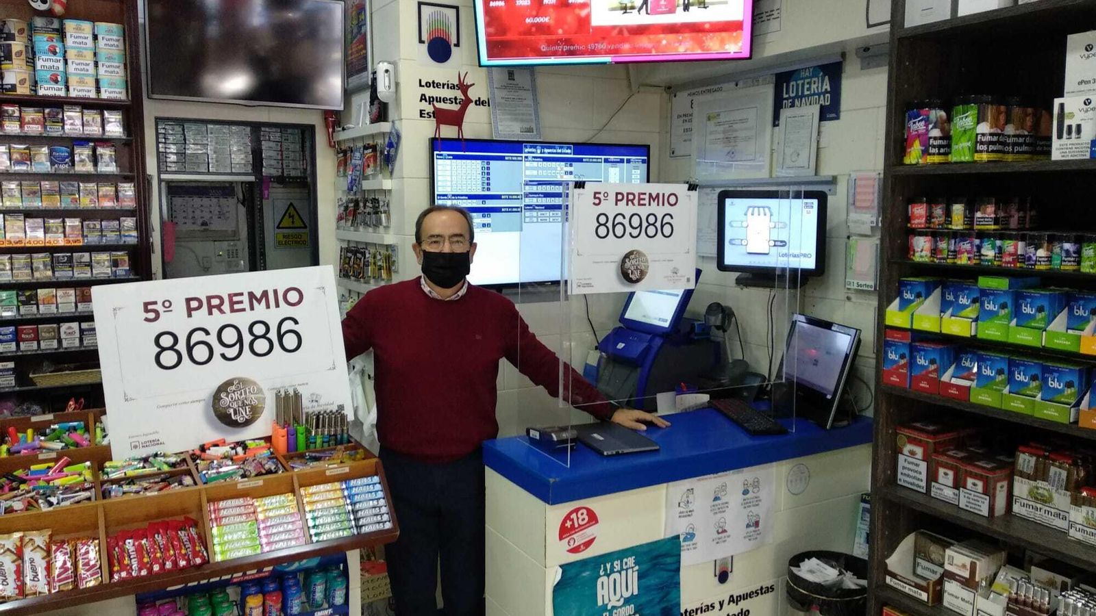 Estanco del Bajondillo de Torremolinos donde se ha vendido en quinto premio 86986.