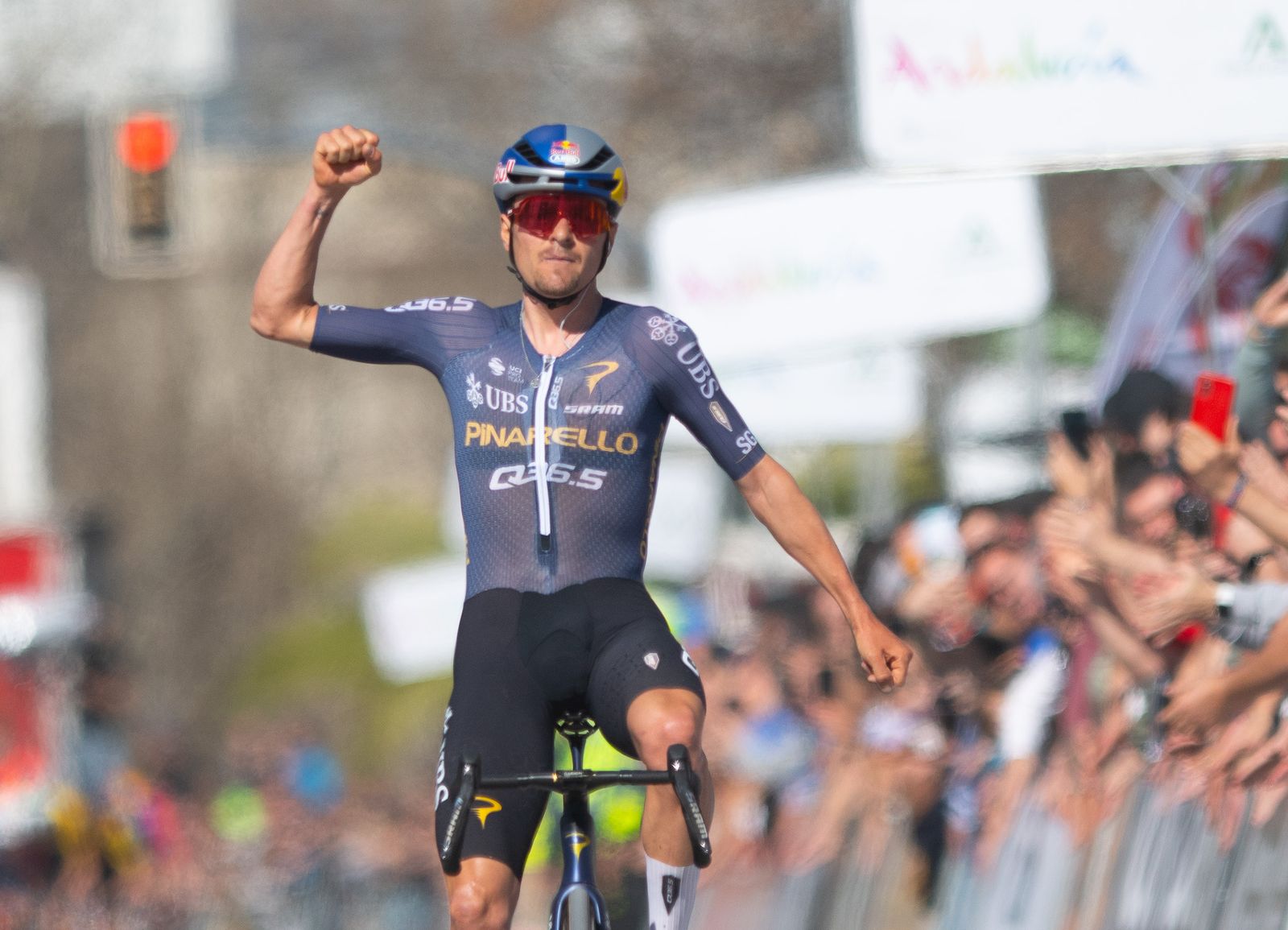 Las mejores fotos de la etapa final de la Ruta del Sol Vuelta a Andalucía con desenlace en Lucena