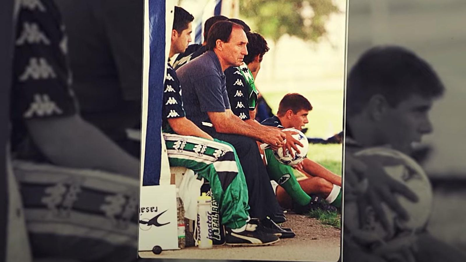Joaquín, en el banquillo del filial verdiblanco junto a Esnaola