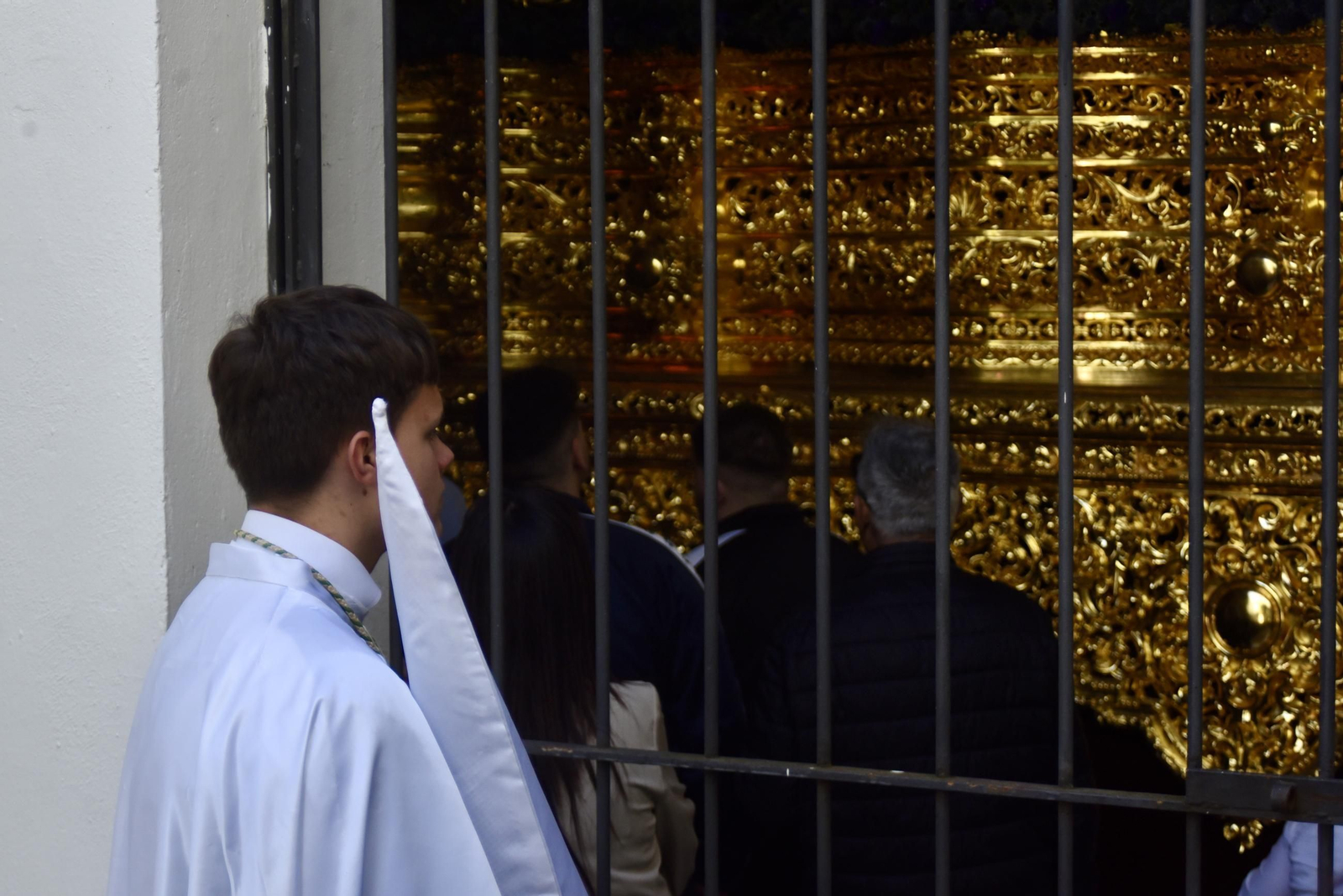 Recogimiento y lágrimas tras la suspensión de la procesión del Císter en este Martes Santo de Córdoba