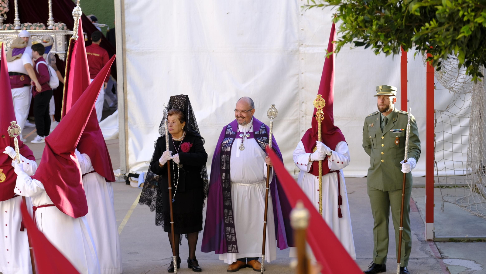 Coronación desaría al viento en su estación de Penitencia
