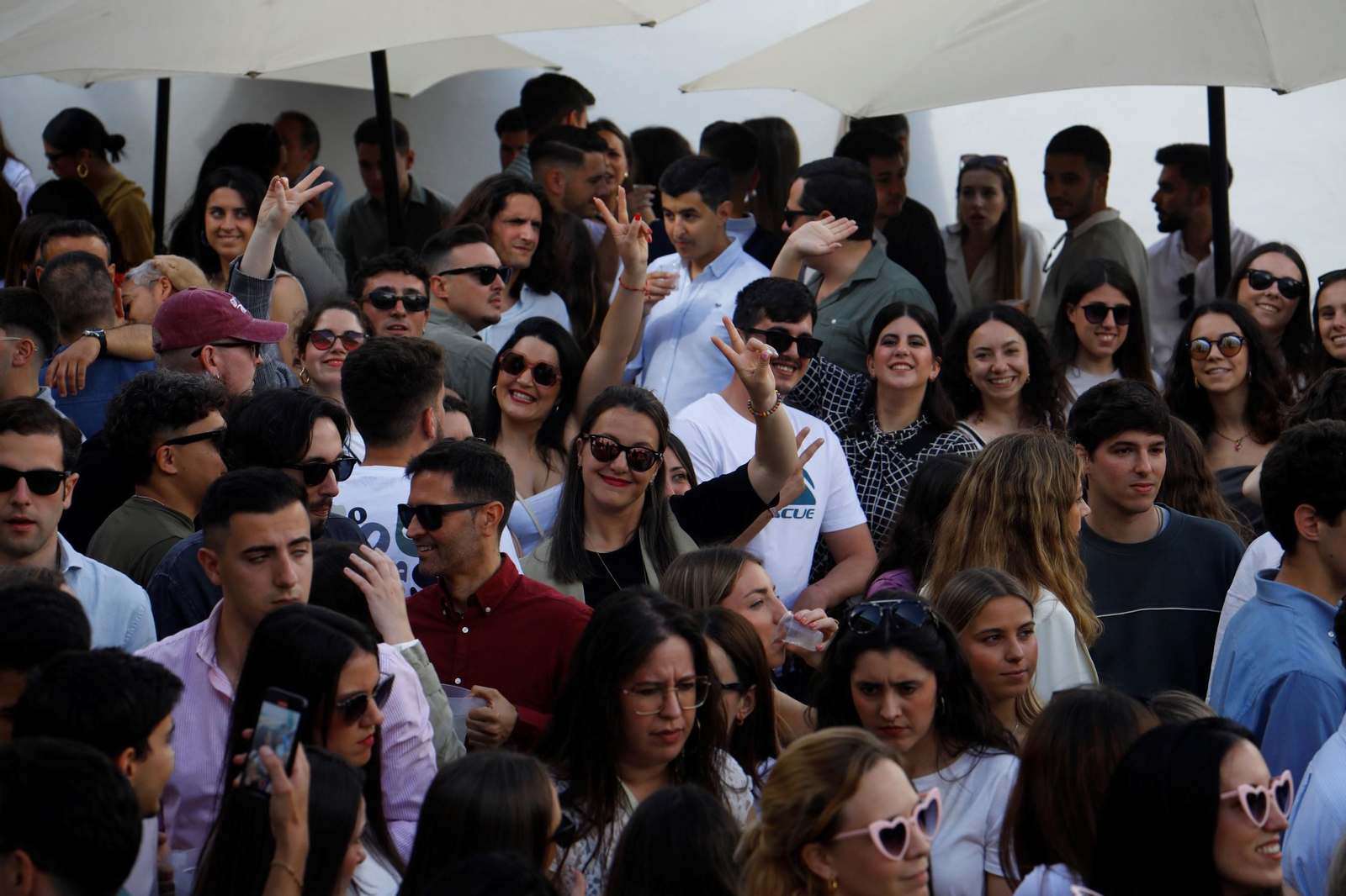 Las mejores fotos de unas Cruces de Córdoba abarrotadas para dar la bienvenida al fin de semana