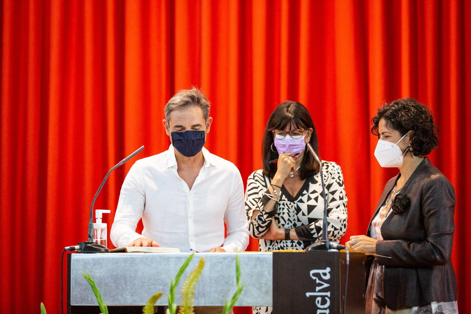 Imágenes de la toma de posesión del equipo de gobierno de la UHU