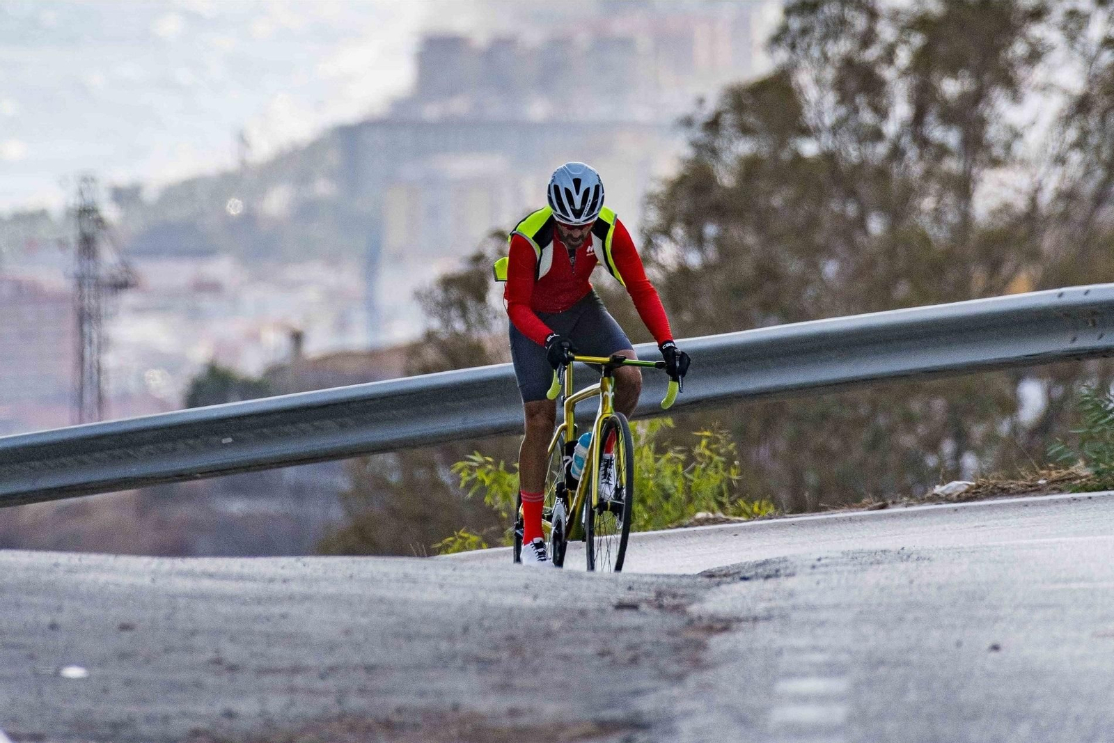 Miguel Solís, durante la subida.