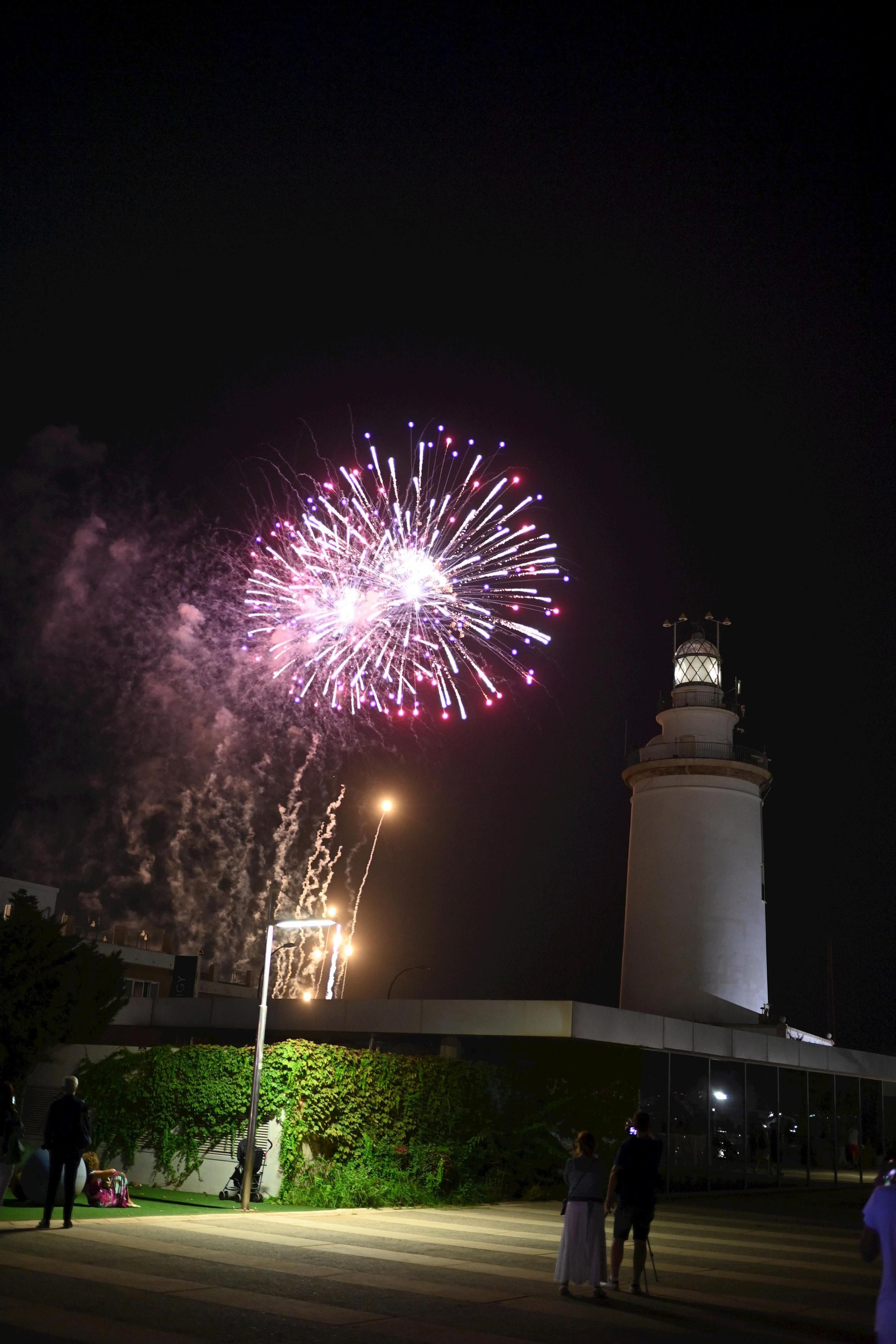 Drones y fuegos artificiales para abrir la Feria de Málaga 2022 (fotos)