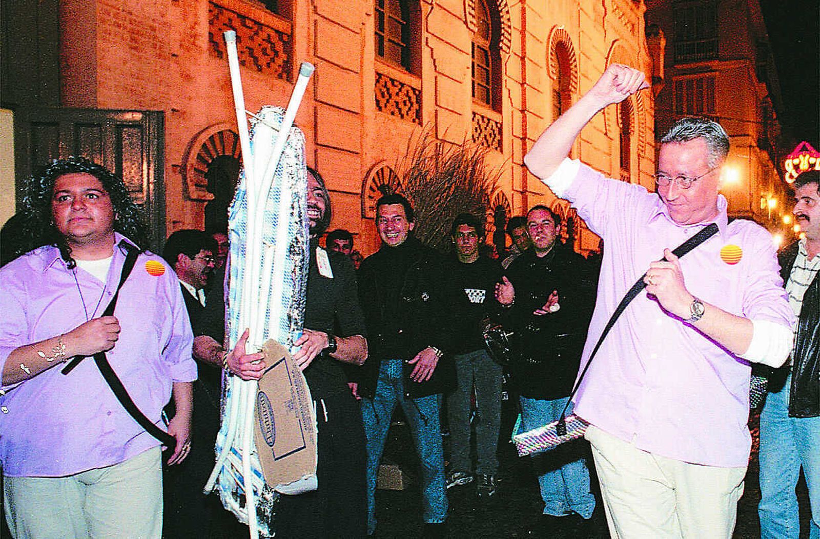 El cuarteto del ‘Libi’ sale del Falla después de protagonizar una actuación para la historia.