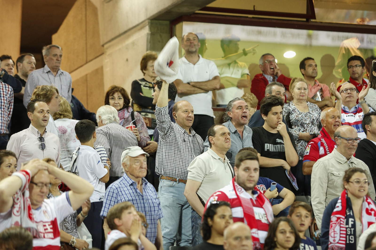 La afición mostró su descontento durante prácticamente todo el encuentro.