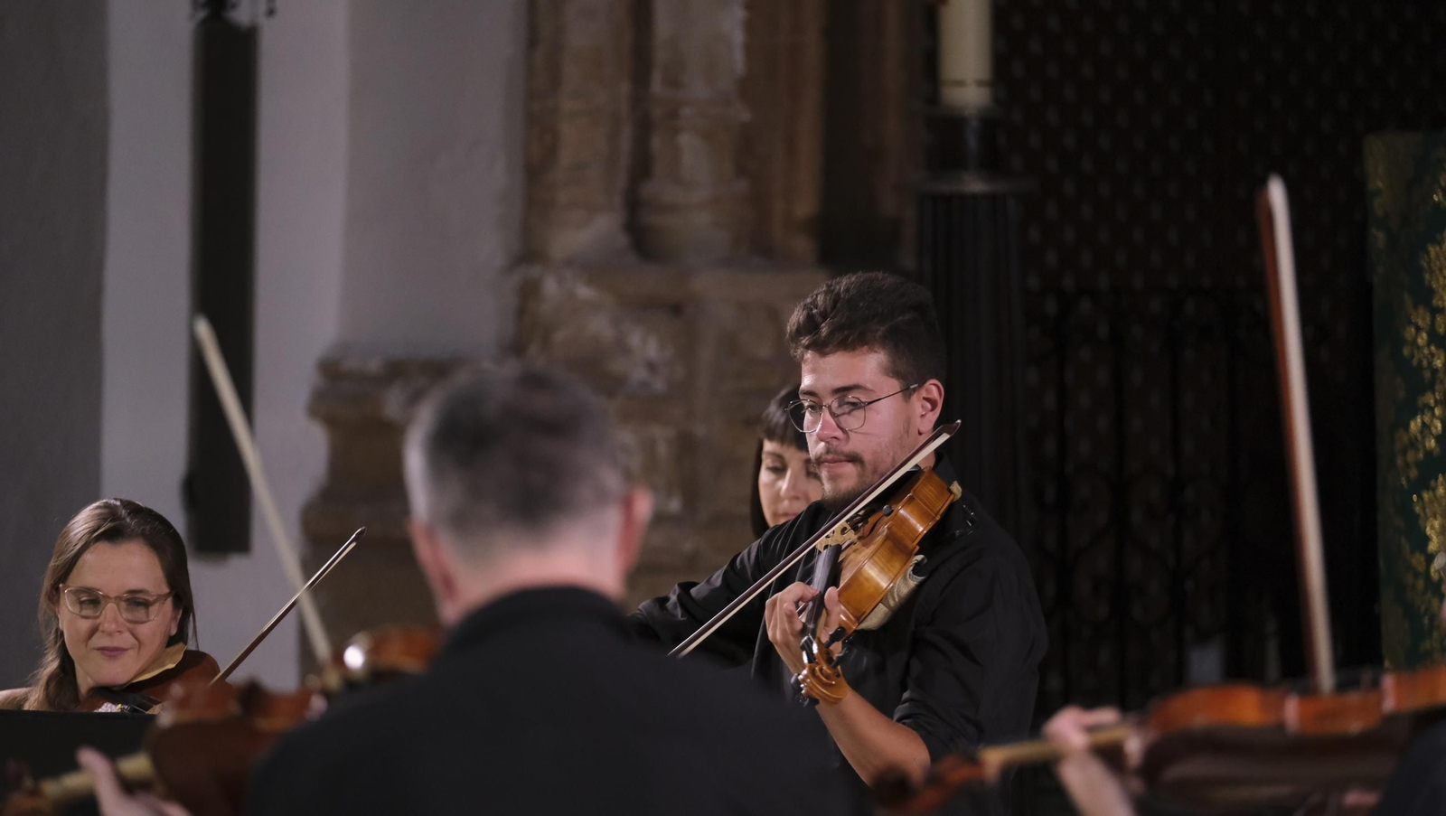 Concierto de la OCAL y del violinista Jesús Reina en Vélez Blanco, en imágenes