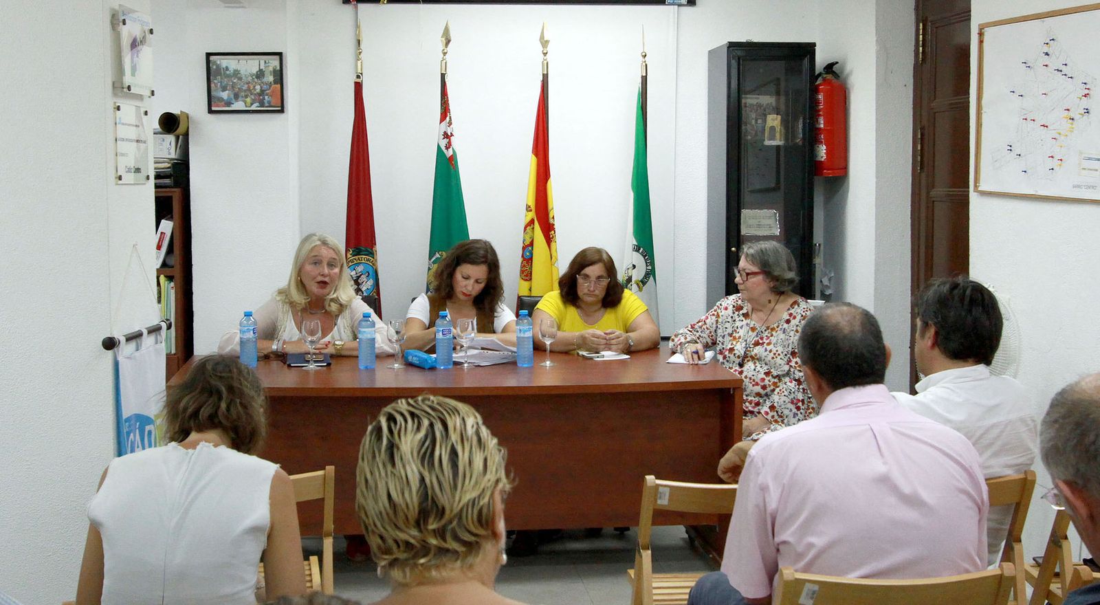 De izquierda a derecha, Mercedes Colombo, María Fernández, Catalina Cárdenas y Marisa Campos en el acto de ayer.