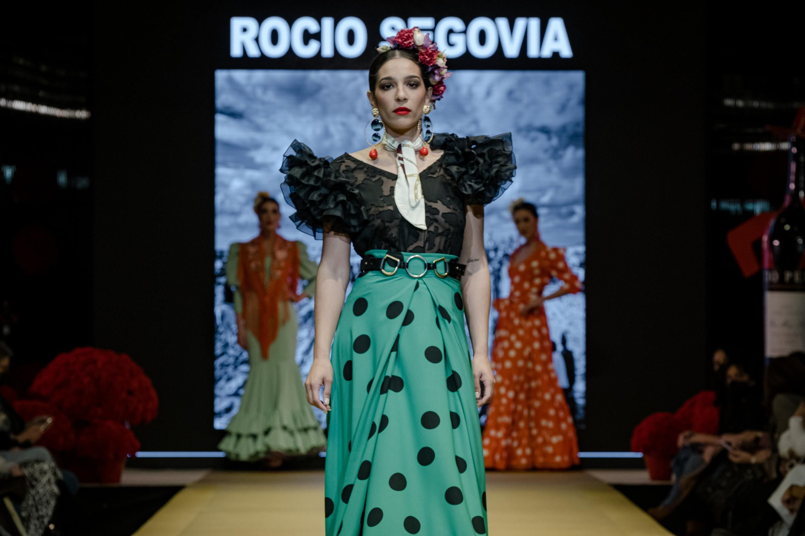 El desfile a beneficio de la Hermandad del Rocío en la Pasarela Flamenca de Jerez, todas las fotos