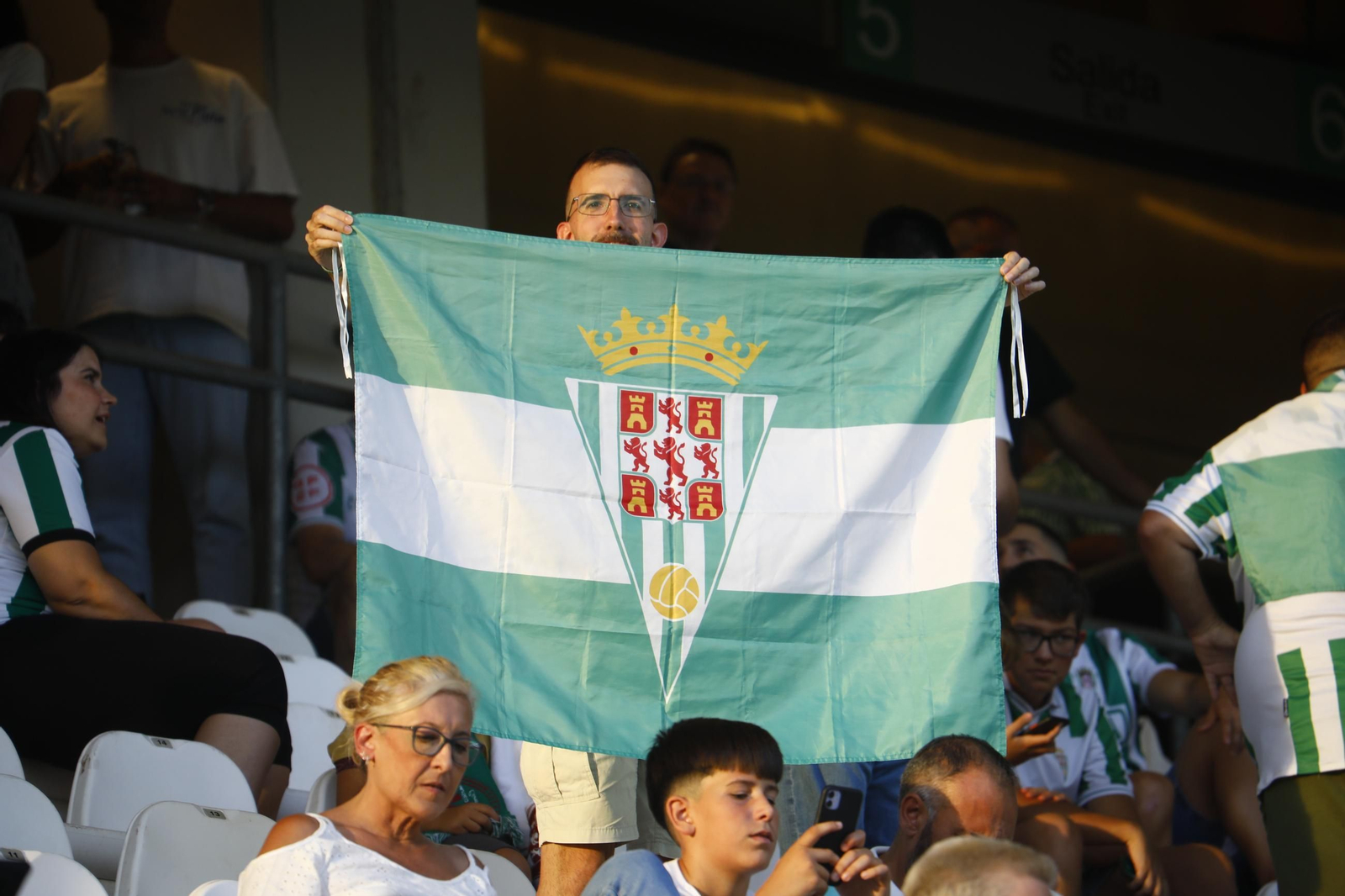 Las mejores fotos del ambiente en El Arcángel para el Córdoba CF - Deportivo