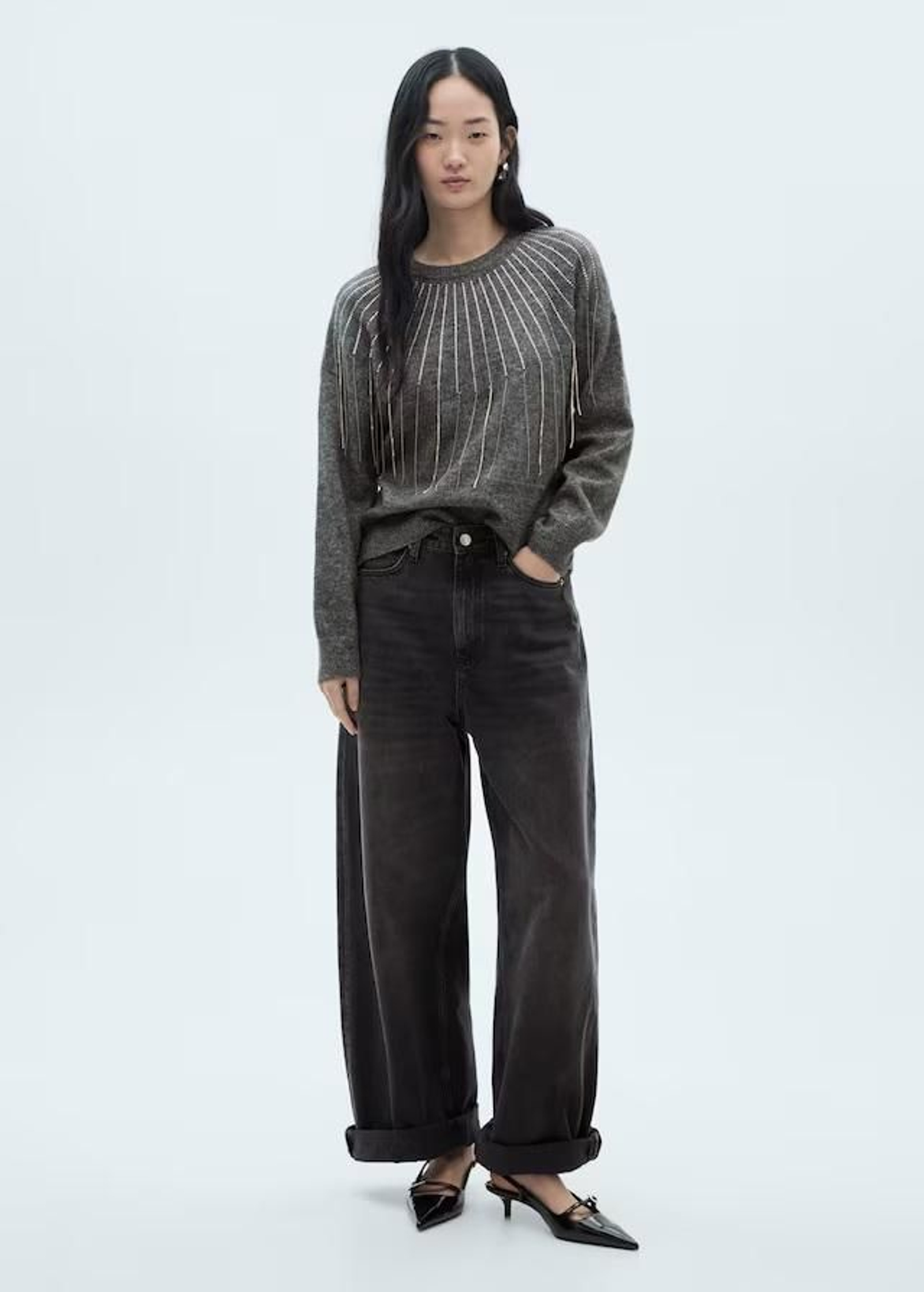 Este es el jersey de punto con brillo más favorecedor de Mango