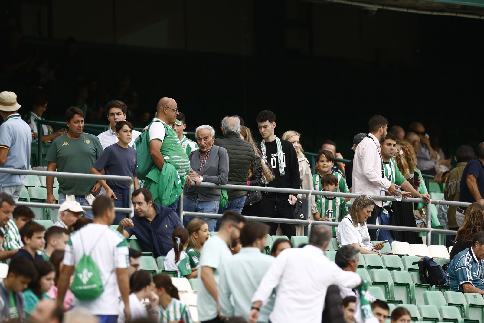 Búscate en las fotos del Betis-Atlético de Madrid