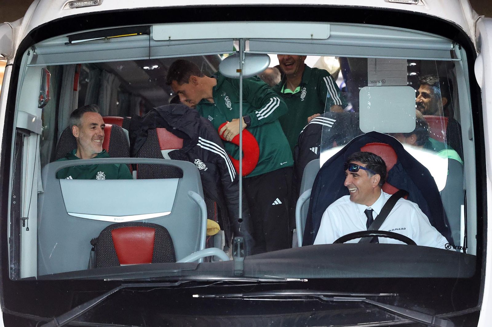 Imágenes de la salida del Recreativo de Huelva a Murcia