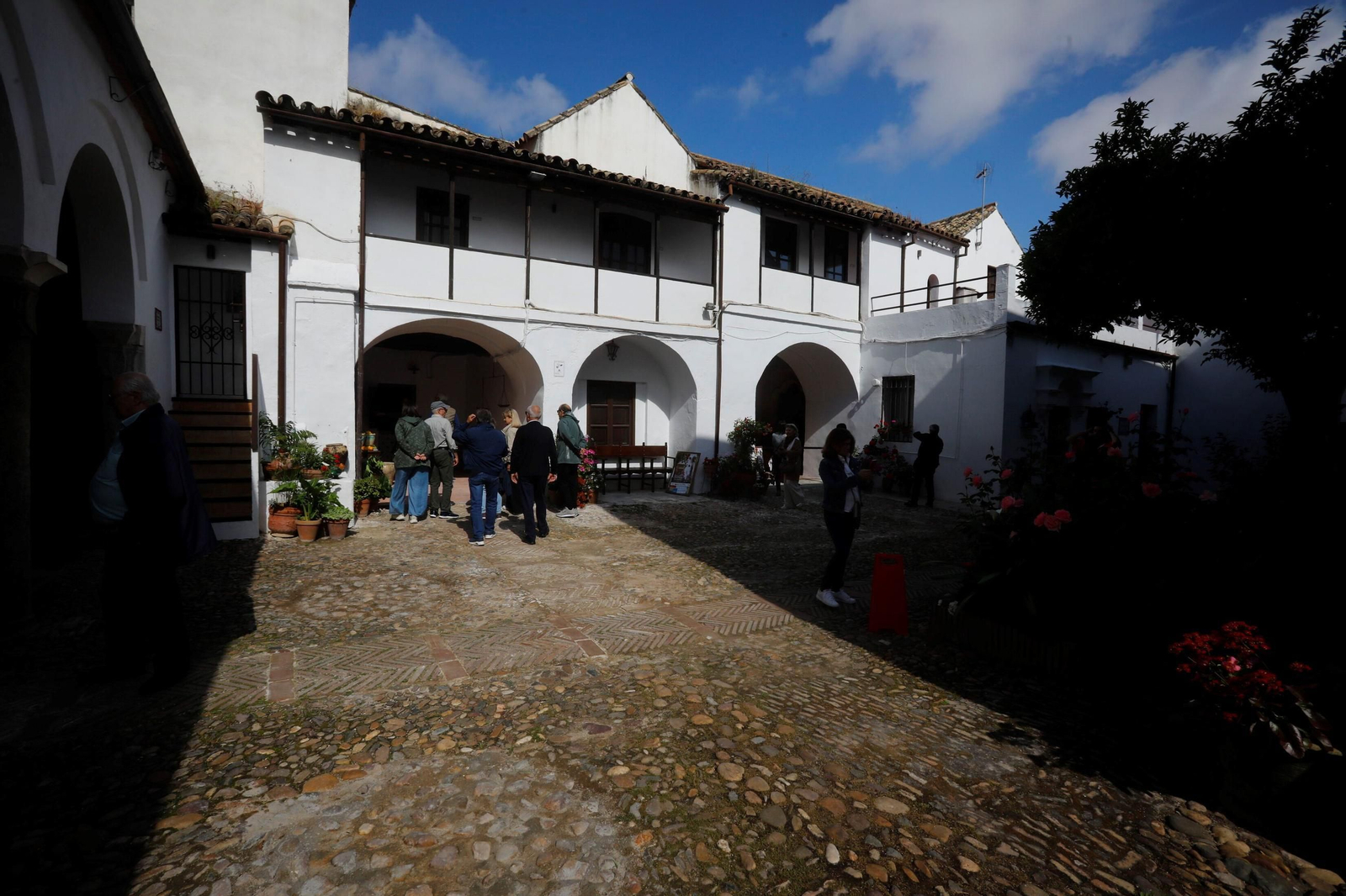 Patio del convento de las Clarisas de Santa Cruz.
