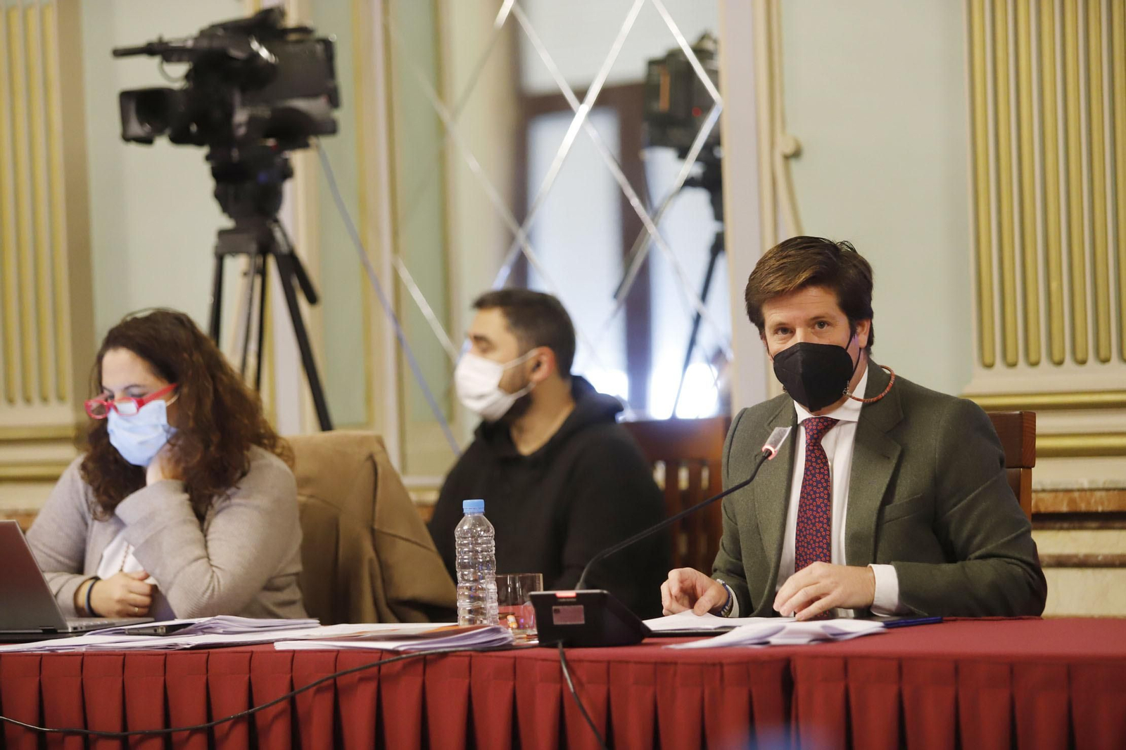 Imágenes del Pleno ordinario del mes de noviembre del Ayuntamiento de Huelva