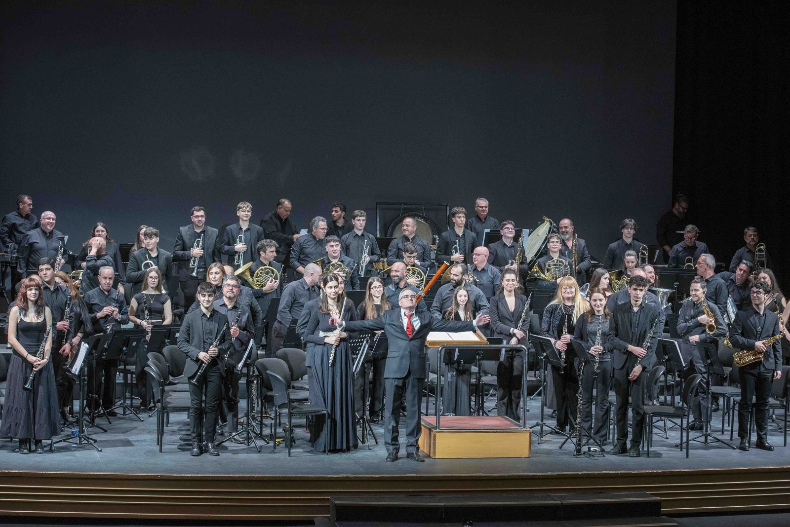 La Banda Municipal con alumnos del Conservatorio de Música durante el concierto ofrecido en el Maestro Padilla.