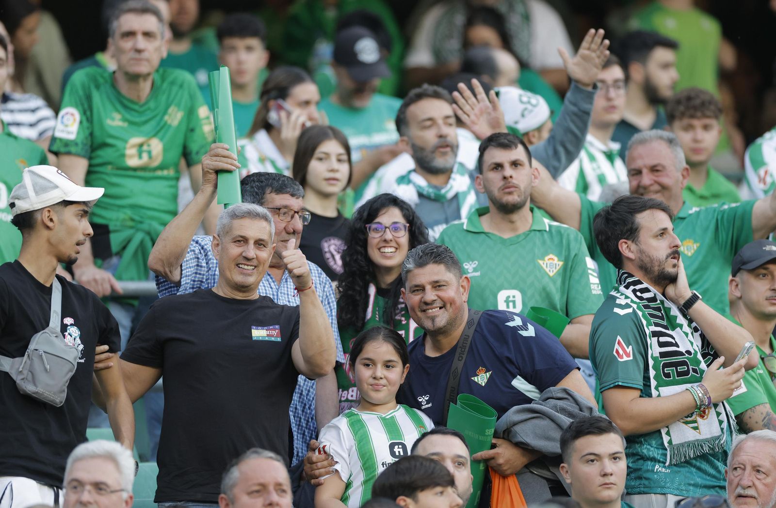 Búscate en las fotos del Betis - Fiorentina