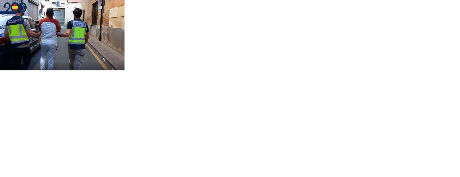 Momento de la detención del joven por parte de la Policía Nacional