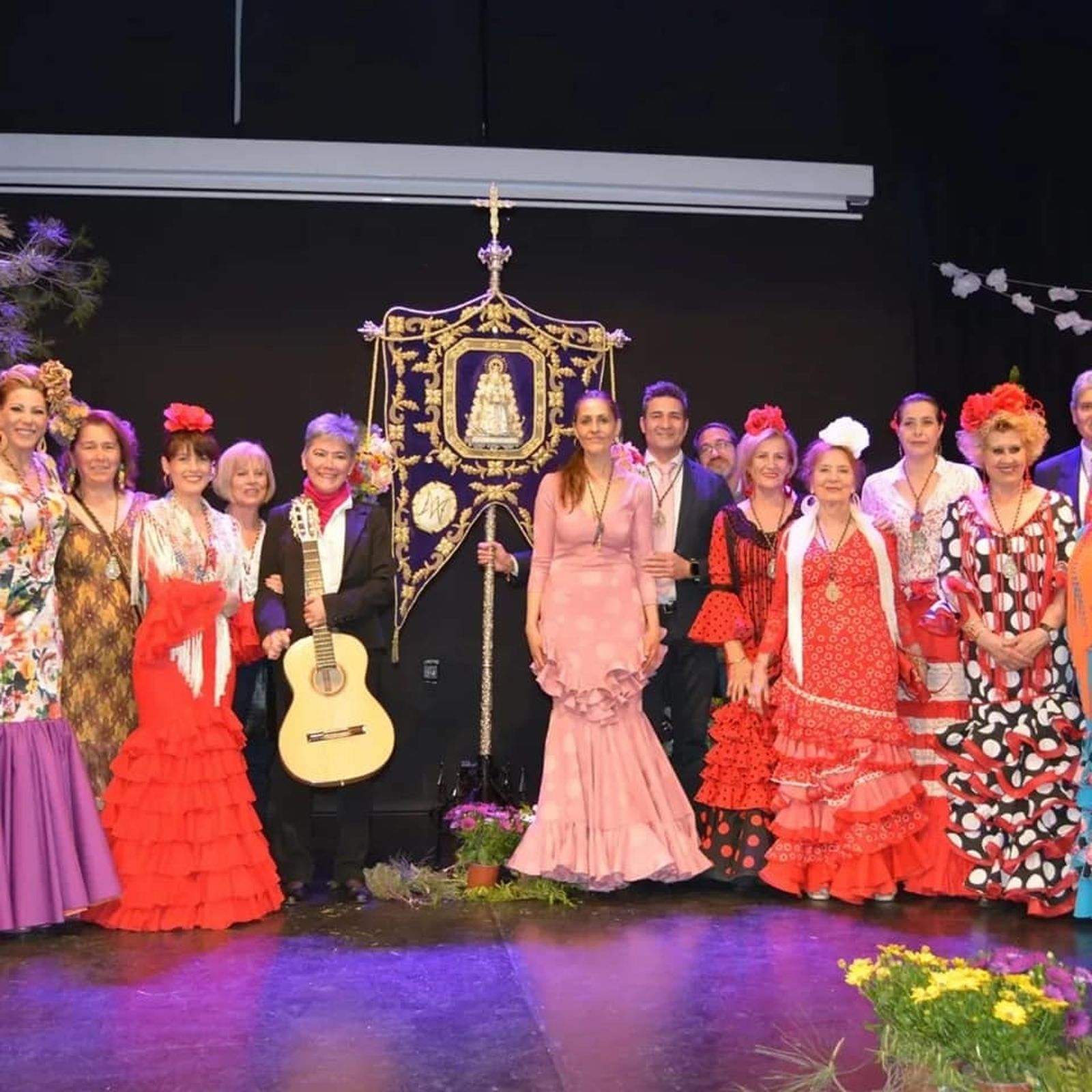 Foto de familia en el pregón.