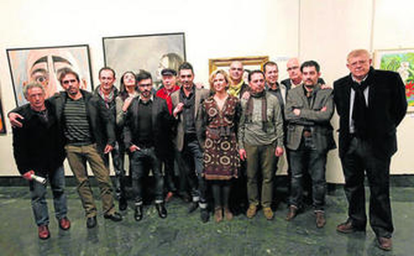 Los artistas que participan en la muestra, con María Luisa García-Palacios, Aramburu y Castro Crespo.