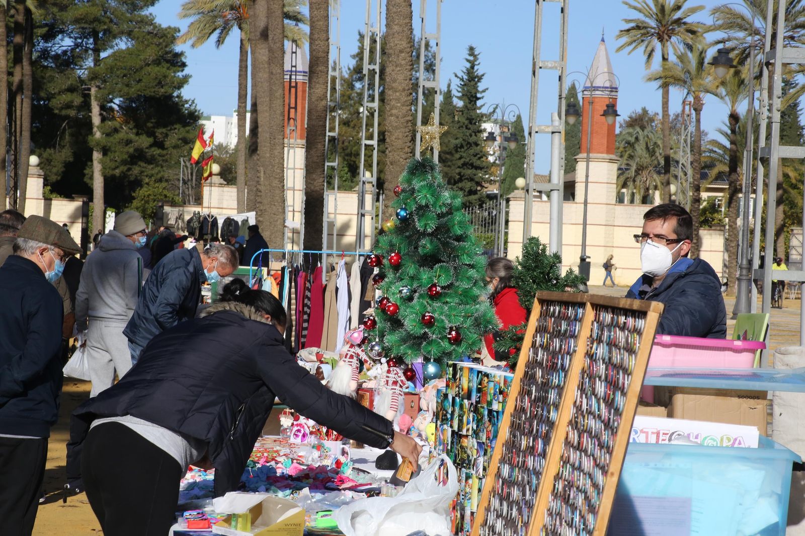 Imagen del rastrillo de los domingos en el Hontoria.