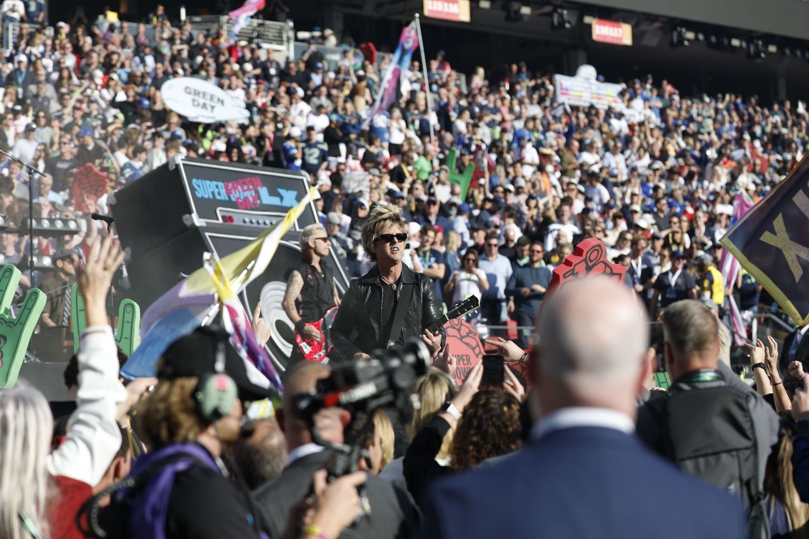 Las mejores fotos de la Super Bowl con la actuación de Bad Bunny