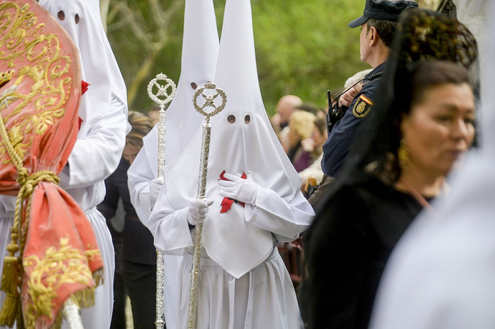 Así vivió Granada la salida de la Cofradía de los Dolores 2025