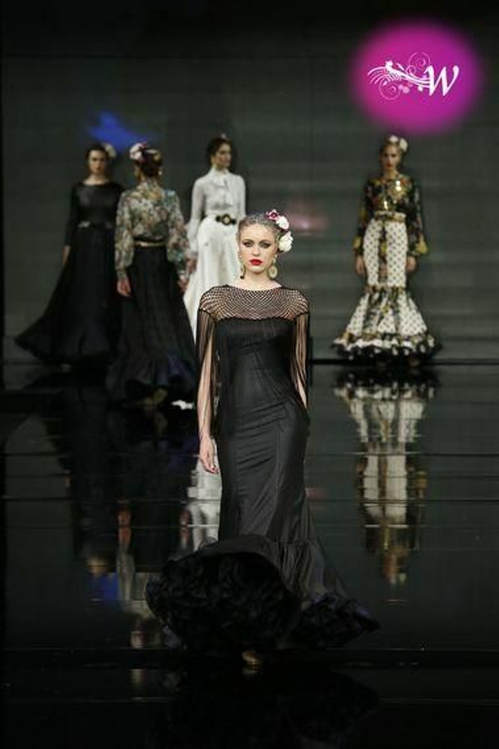 Carmen Vega presenta su colección en SIMOF 2020, todas las fotos de su desfile