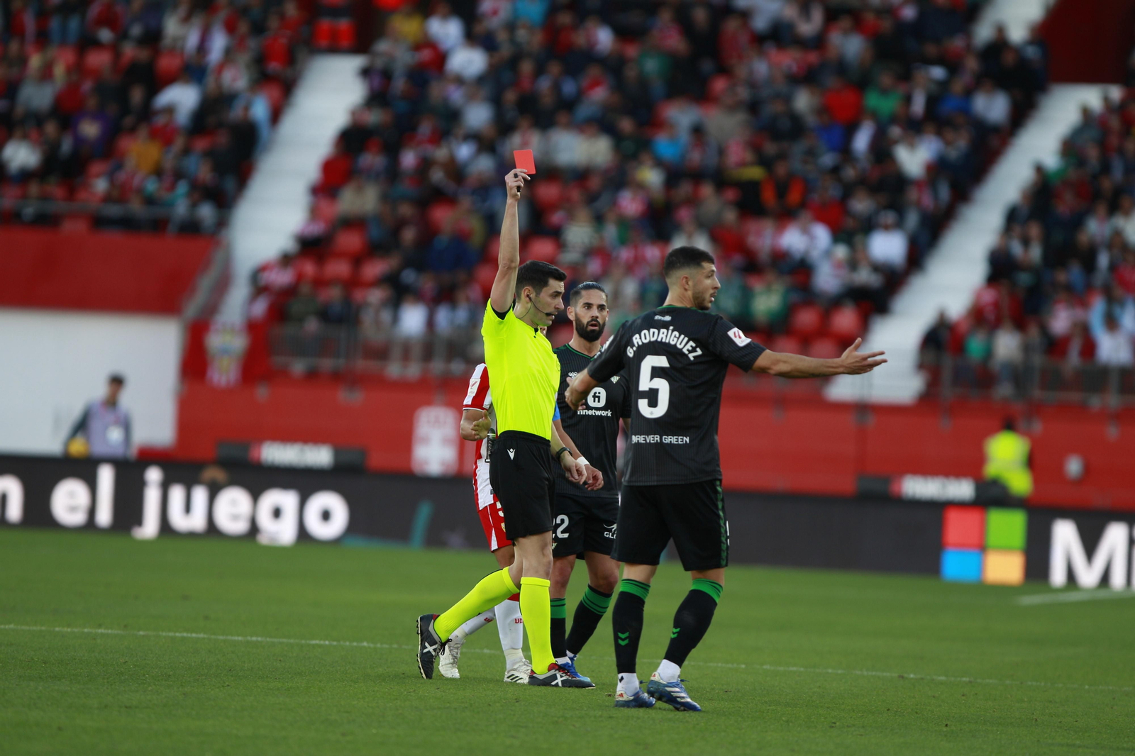 Imágenes del partido de fútbol U.D. Almería-Real Betis Balompié
