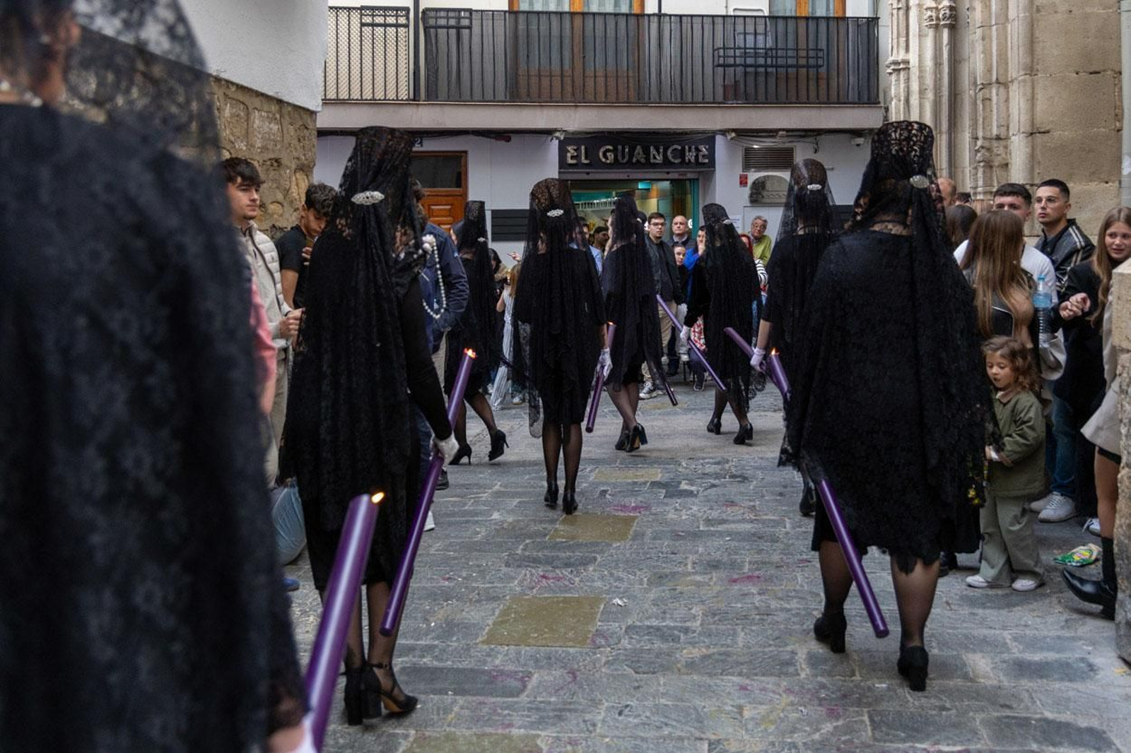 Los jiennenses arropan a las tres cofradías de la tarde en un Domingo de Ramos más caluroso de lo esperado (II)