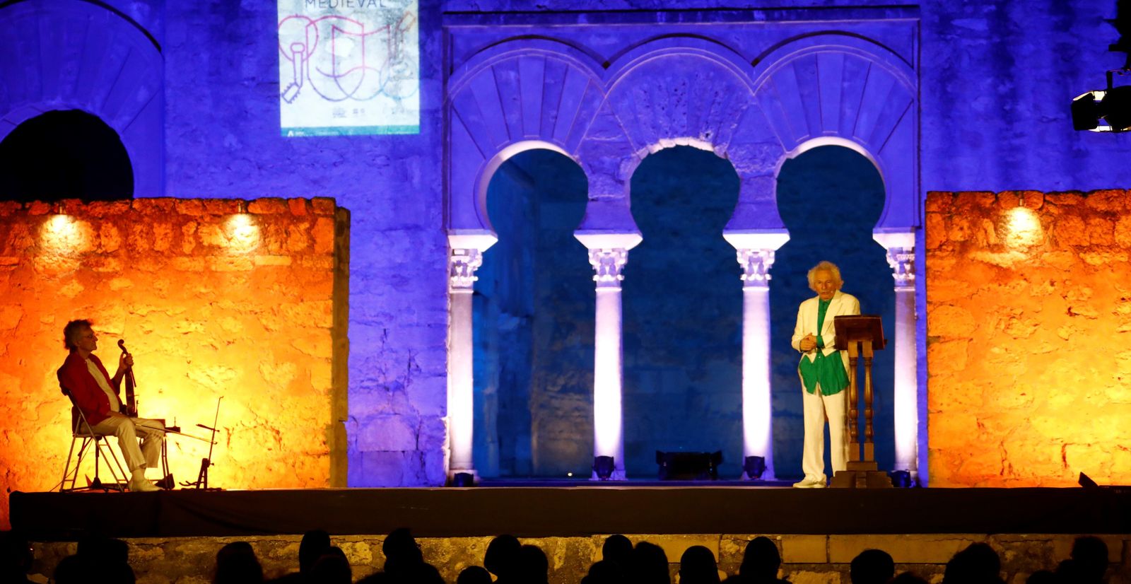 El Brujo, en un momento de su espectáculo en Medina Azahara.