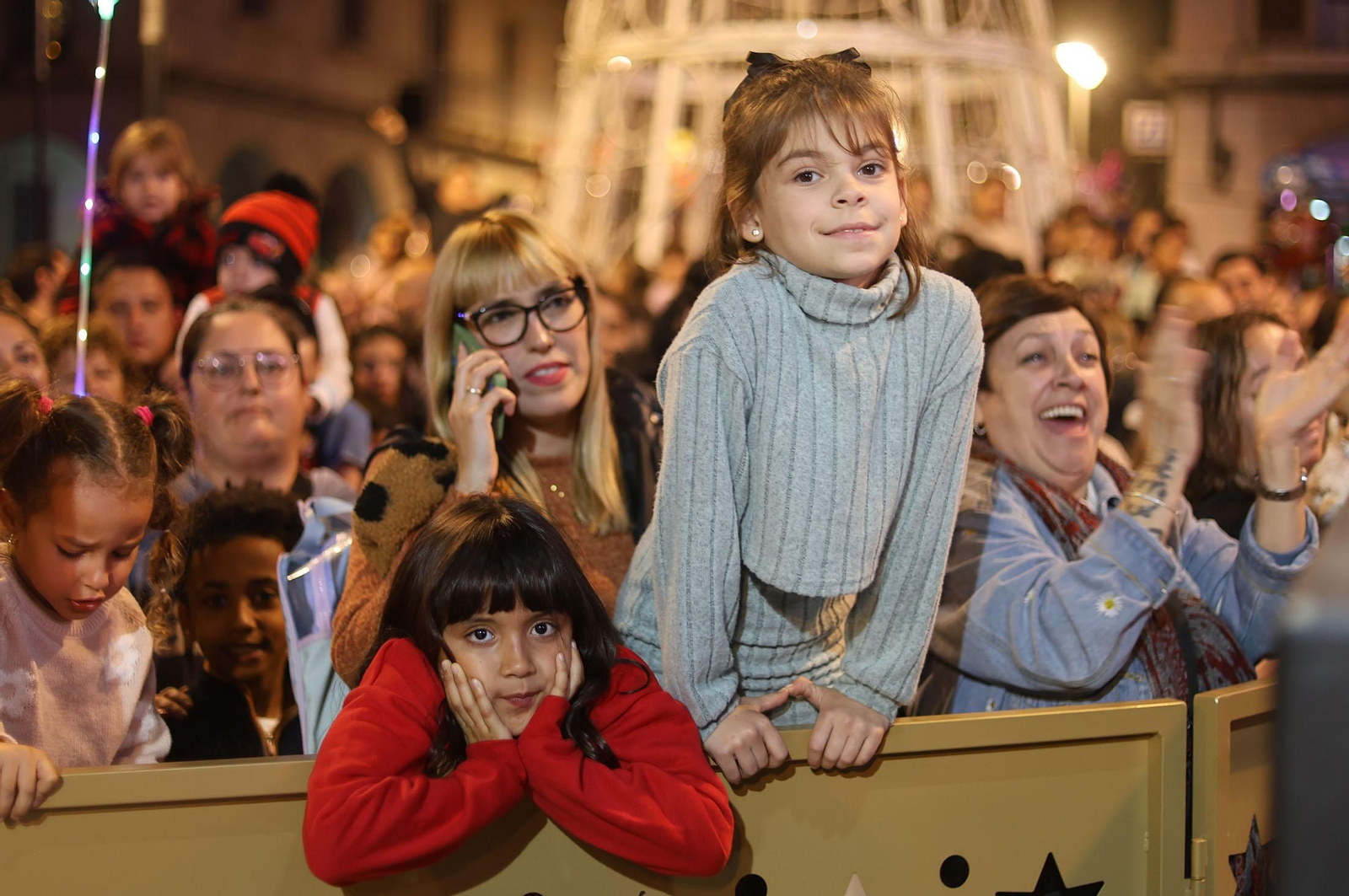 Imágenes de la nevada y alumbrado navideño en Huelva