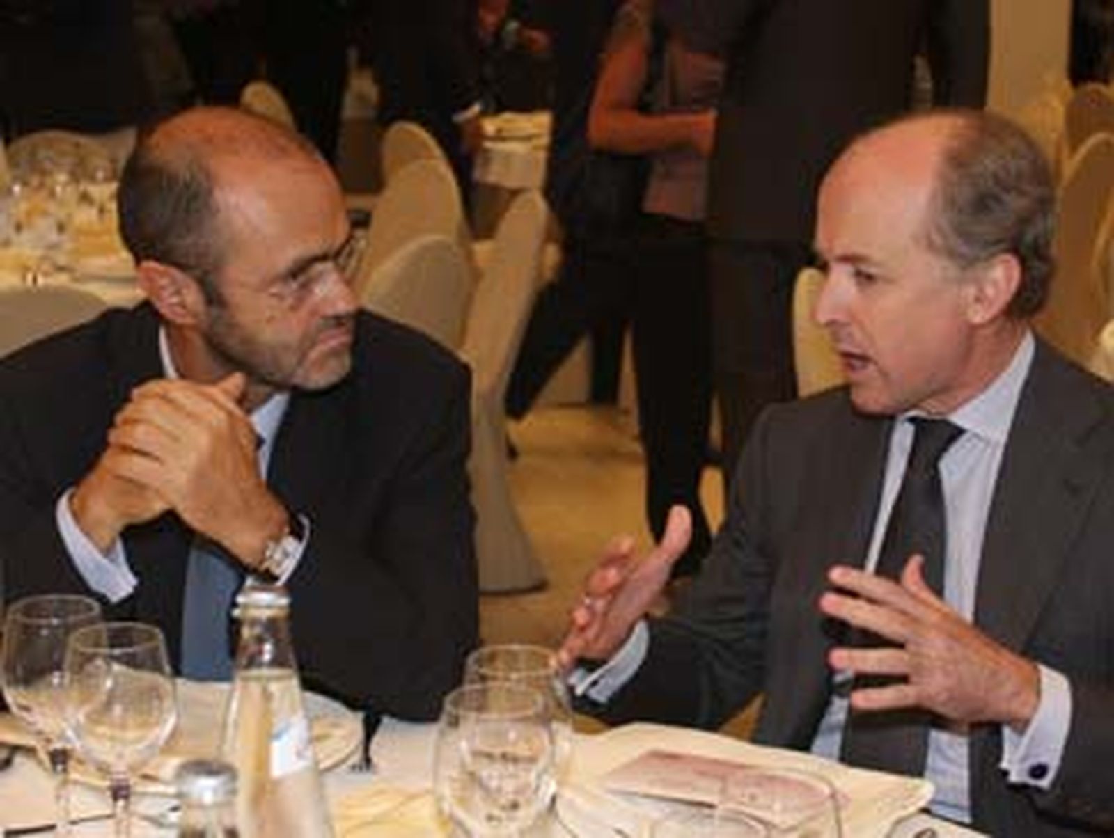 Atienza insta a alargar la vida útil de las seis centrales nucleares españolas