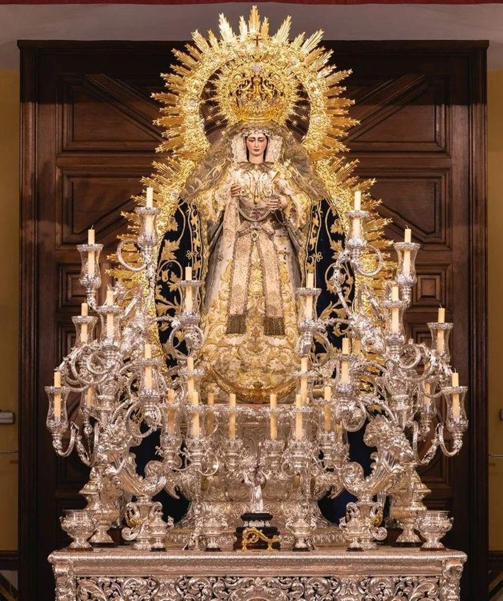 La Virgen de los Dolores, de La Algaba, en el paso de la Purísima para la apertura de la Misión Parroquial.