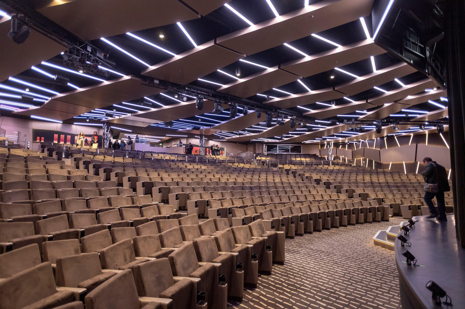 Imágenes de la visita del crucero MSC Euribia al puerto de Cádiz