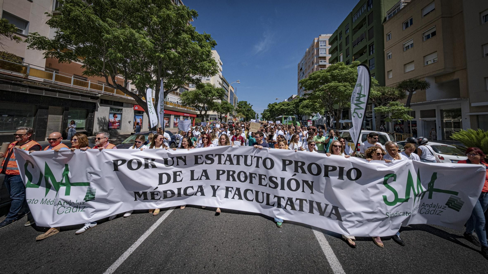 Las imágenes de la jornada de huelga de médicos en Cádiz