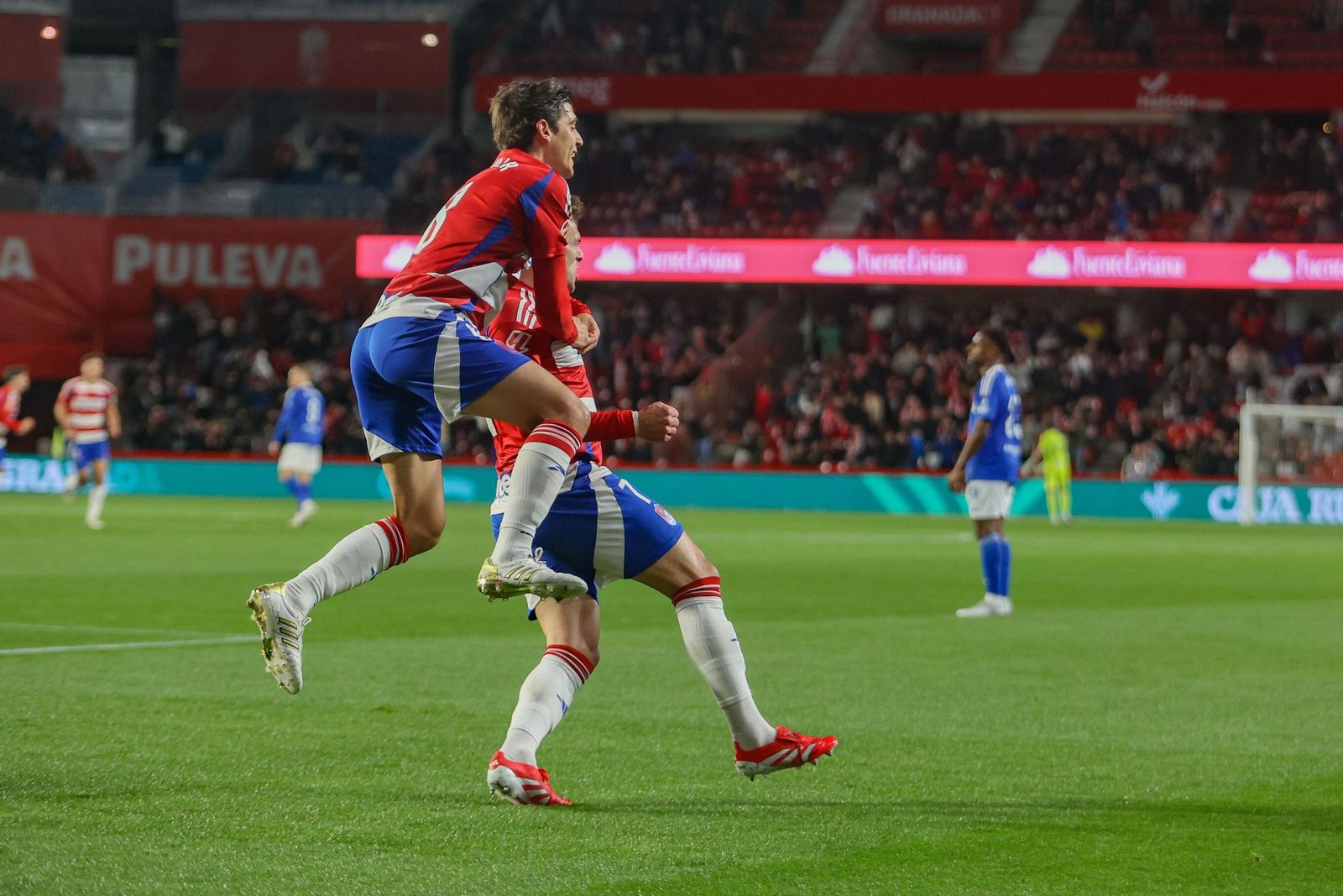Las mejores imágenes de la victoria del Granada ante el Oviedo