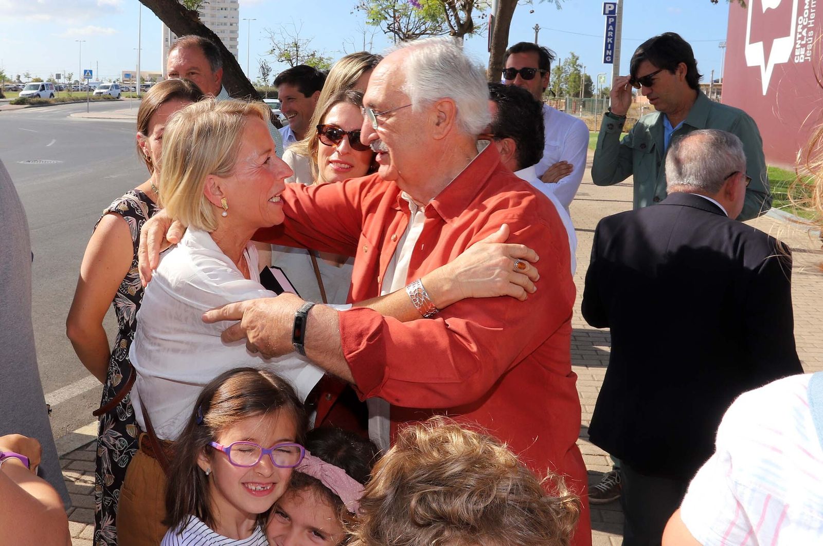 La Glorieta 'Arquitecto José Pablo Vázquez Hierro' ya luce descubierta en Huelva