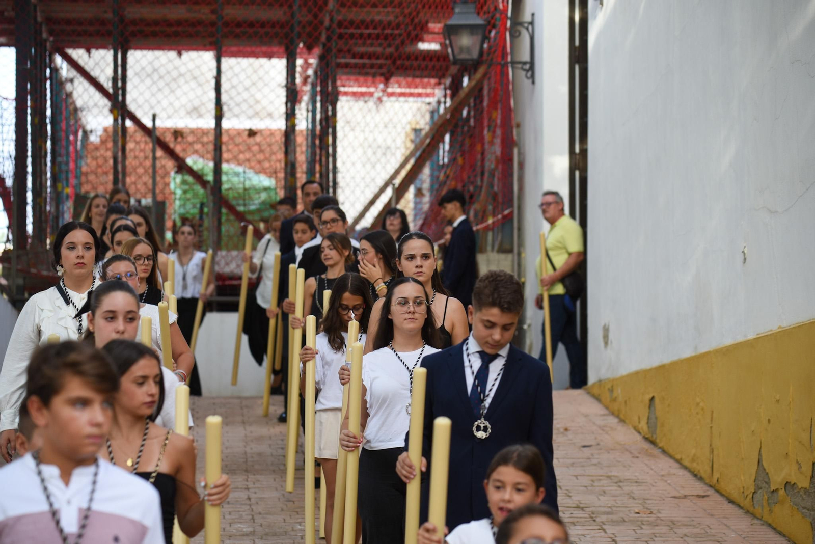 El vía crucis misionero del Cristo del Amor, en imágenes