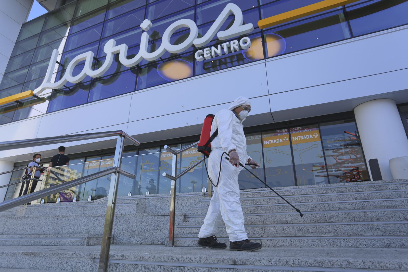 Las fotos de los centros comerciales de Málaga abiertos, en la fase 2 de la desescalada