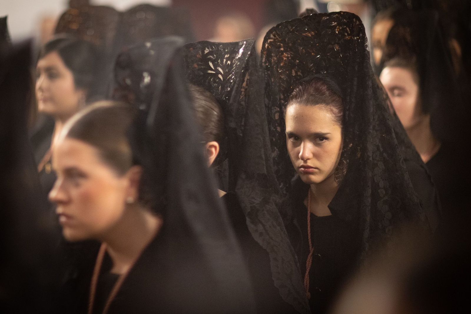 Fotos: La lluvia agudiza el dolor de los granadinos al impedir la salida de Dolores