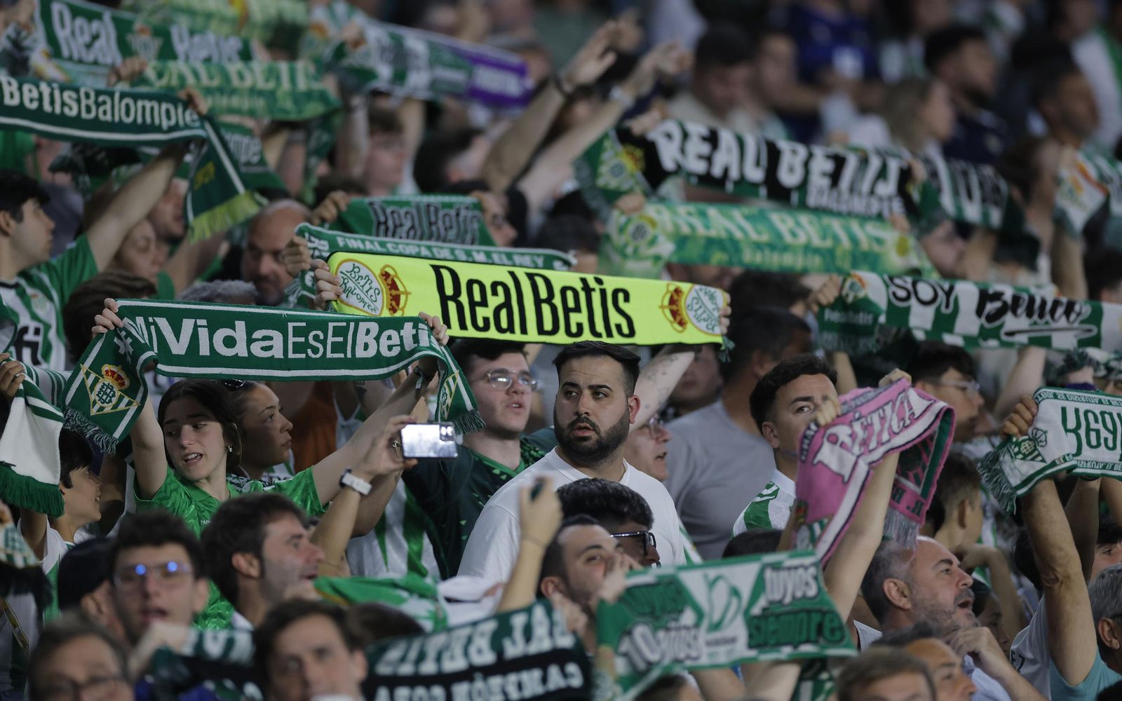 Búscate en las fotos del Betis - Valladolid