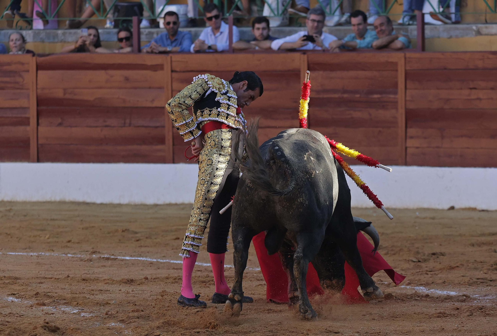 Fotos de la corrida del domingo de la Feria de La Línea: Emilio de Justo y David Galván
