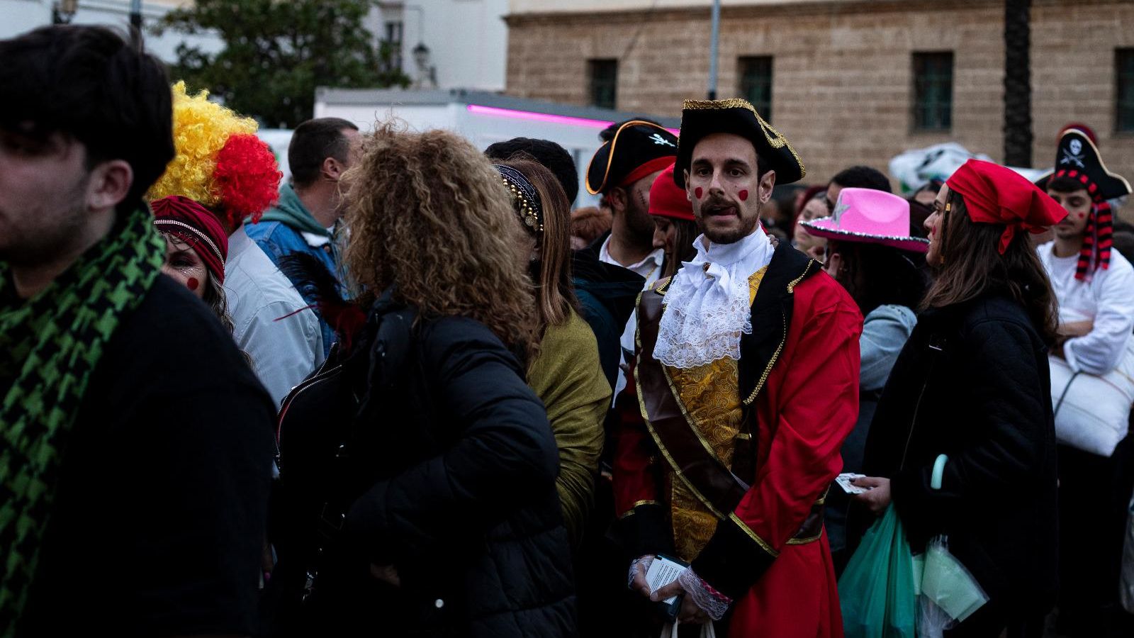 Búscate entre las mejores imágenes de la final del COAC 2025 del Carnaval de Cádiz