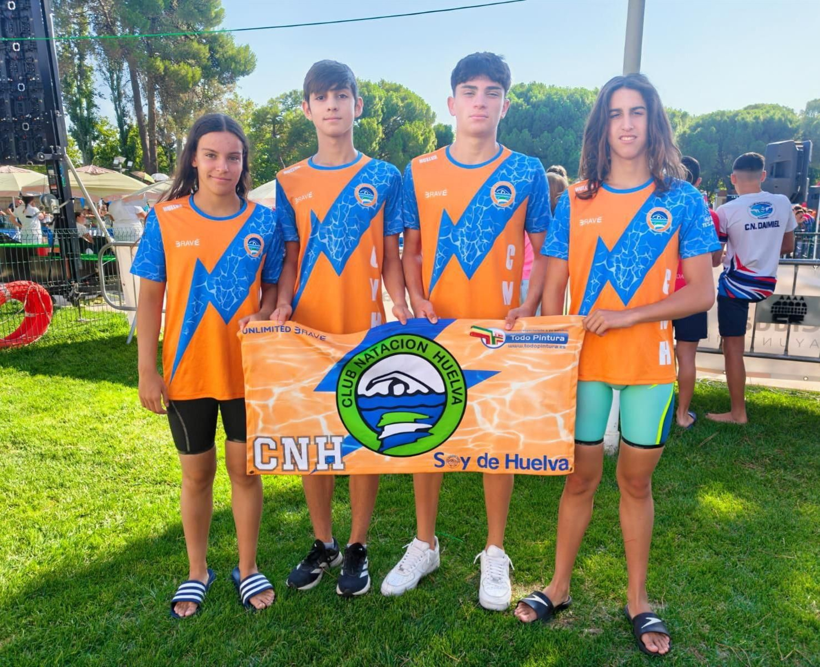 Equipo infantil del Club Natación Huelva.