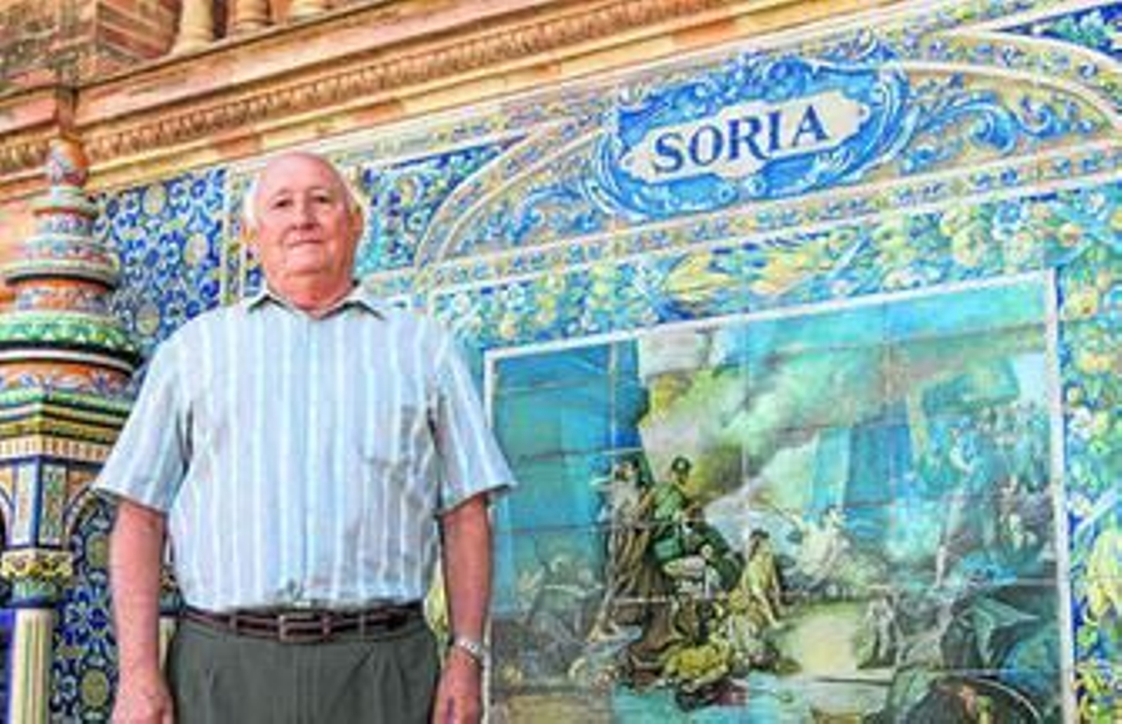 Mariano García Jiménez, presidente de la Casa de Soria, junto al episodio de Numancia, a quince kilómetros de su pueblo.