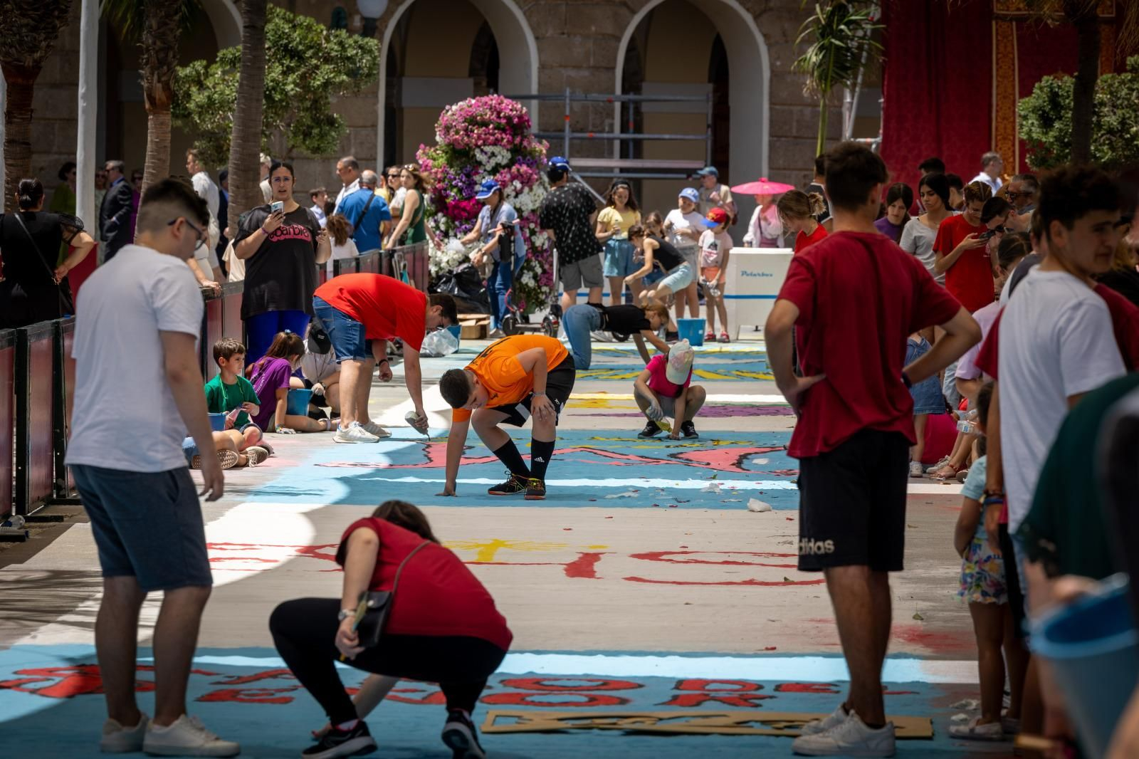 Imágenes de los preparativos para el Corpus en Cádiz