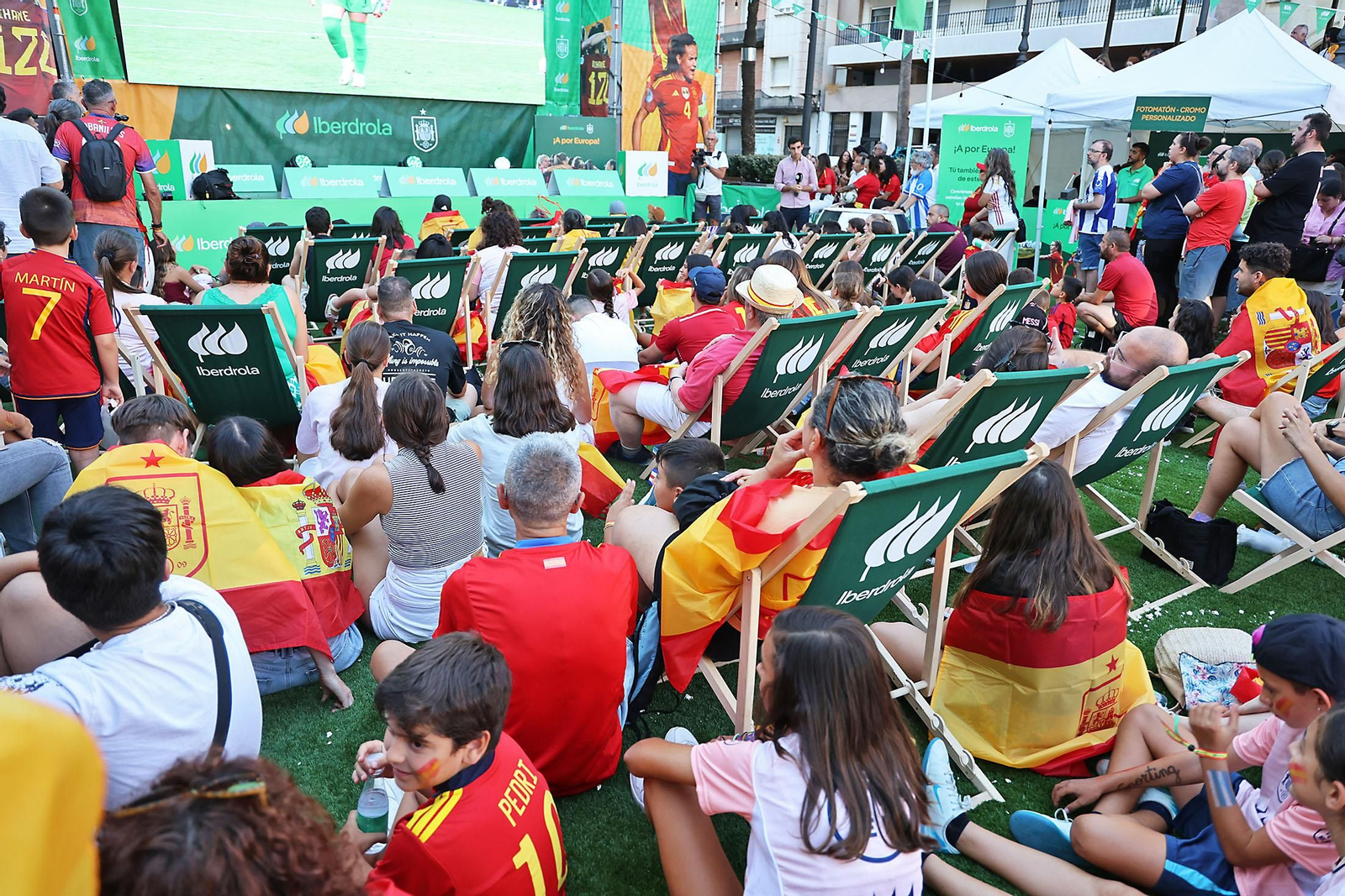 Imágenes de la Fan zone en Huelva de la Final de la Eurocopa entre Inglaterra y España Imágenes de la Fan zone en Huelva de la Final de la Eurocopa entre Inglaterra y España